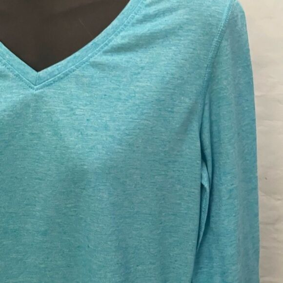 Medium Danskin Now semi fitted blue long sleeve lightweight stretch athletic top - Picture 6 of 10